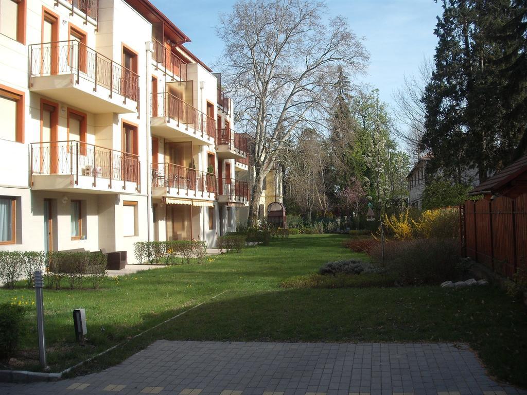 Villa Palazzo Apartments Siofok Ngoại thất bức ảnh